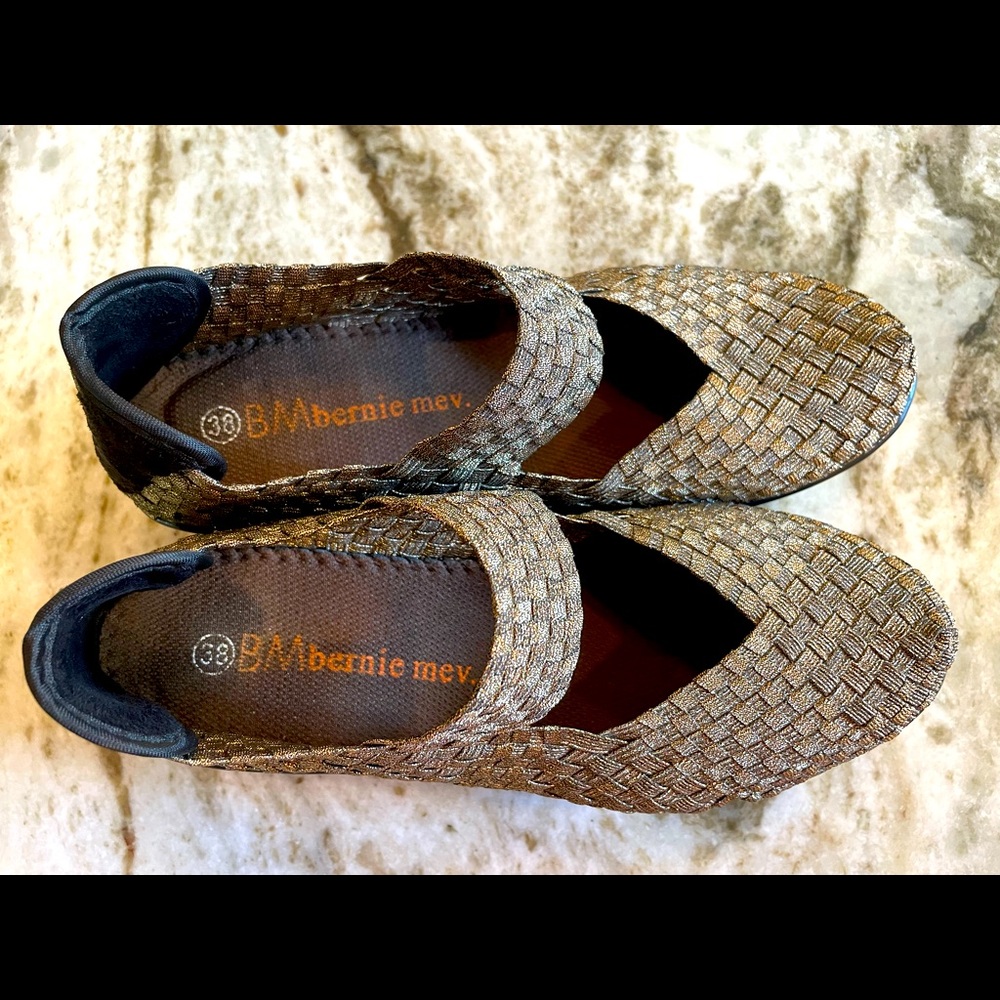 Bernie Mev. Wedges. Like new/Size 7(U.S.) 38(EUR) Copper